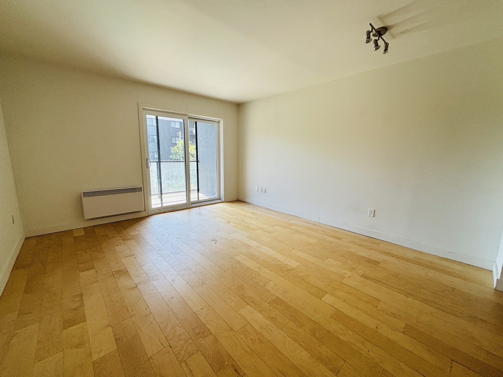 1017 Av. Duchesneau — photo 2