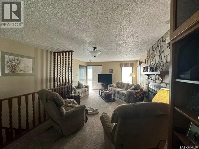 207 2nd AVENUE W Smiley, Saskatchewan in Houses for Sale in Saskatoon - Image 18
