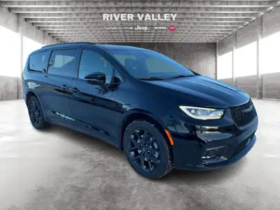 HEATED FRONT SEATS, HEATED STEERING WHEEL, ADAPTIVE CRUISE CONTROL, POWER LIFTGATE, ALL WHEEL DRIVE...