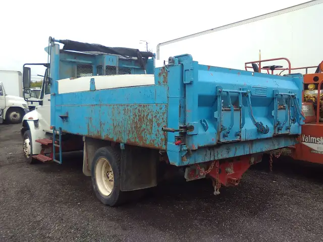 2008 International 4300 12ft Dump  in Heavy Trucks in Mississauga / Peel Region - Image 4