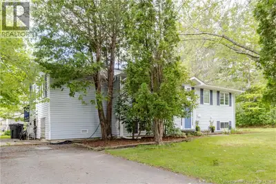 Located in a quiet, family-friendly neighbourhood in New Maryland, this well-maintained 3+1 bedroom,...