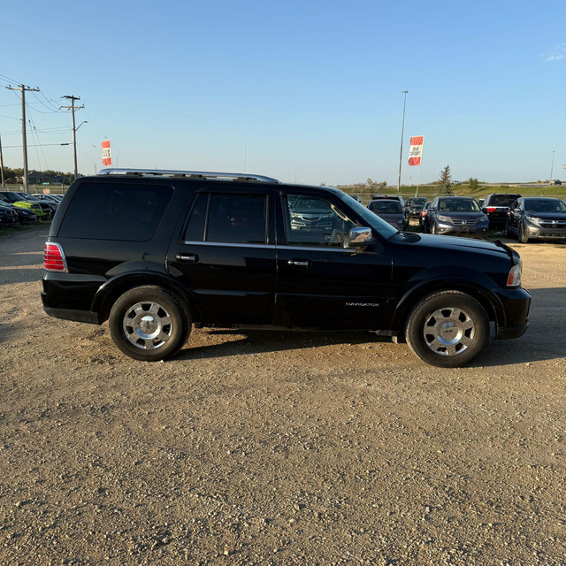 2006 Lincoln Navigator Ultimate 4WD!! SUPER CLEAN!! NO RUST!! BC in Cars & Trucks in Winnipeg - Image 2