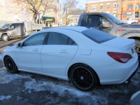 ALL WHEEL DRIVE. FINISHED IN WHITE WITH BLACK INTERIOR. ALLOY WHEELS, NAVIGATION, A/C, POWER WINDOWS... (image 2)