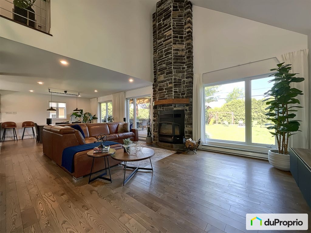 $697,000 - 2 Storey for sale in St-Lambert-De-Lauzon — photo 2