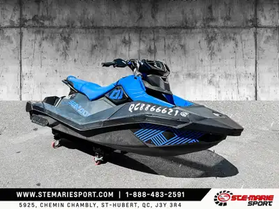Sea-Doo Spark Trixx 3up 2022 – Bleu 84 heures ?? Disponible chez Ste-Marie Sport! Le Sea-Doo Spark T...