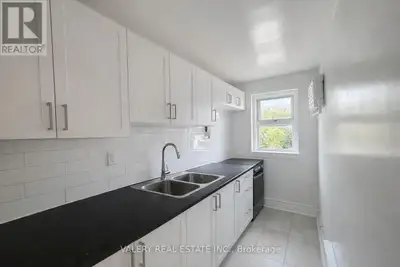 Welcome to Unit 410 at 391 Sherbourne Street - a smart and efficiently designed bachelor suite offer...