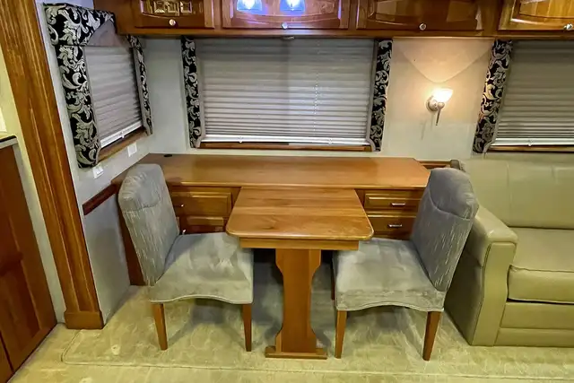 2006 Newmar Dutch Star 4028 – Pre-Owned Class A Motorhome. in RVs & Motorhomes in Red Deer - Image 25