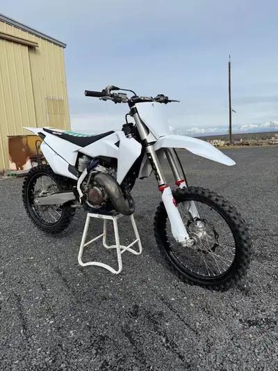 Welcome to Ride Collective - AB APPLY NOW: https://www.ridecollective.ca/get-pre-approved 2025 Husqv...