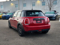 Come see this capable 2019 MINI 5 Door Cooper | Sunroof | Backup Cam | Adaptive Cruise | Heated Seat... (image 2)