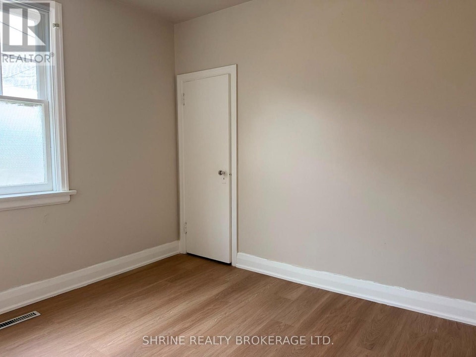 367 SPRINGBANK DRIVE London South (South D), Ontario 4