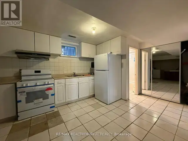 61 WILMONT DRIVE Toronto (Black Creek), Ontario in Long Term Rentals in Markham / York Region - Image 7