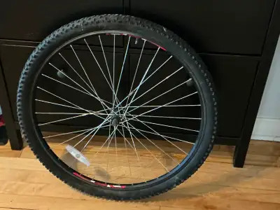 Roue avant 29 pouce montagne de vélo pneu a l’état neuf, View more