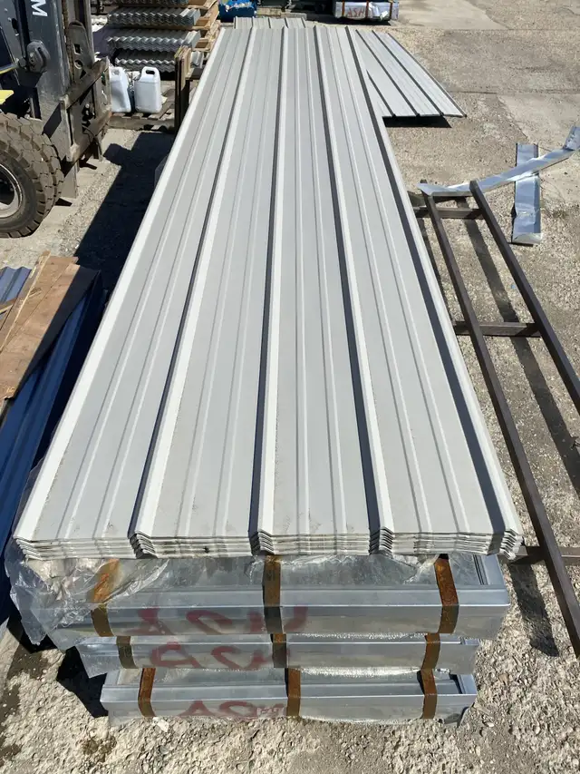 NEW 29 GA LIGHT GRAY STEEL SIDING SHEET in Roofing in Medicine Hat - Image 3