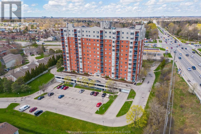 30 CHAPMAN COURT Unit# 601 London, Ontario in Condos for Sale in London - Image 4
