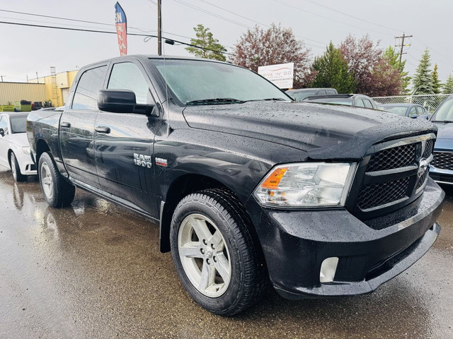 2017 Ram 1500 ST CREW CAB, 4x4, HEMI 5.7L, LOW KMS, 140K, CLEAN  in Cars & Trucks in Edmonton - Image 3