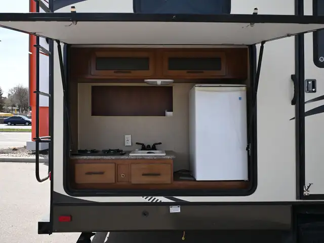 2014 Surveyor SV34BHTS in Travel Trailers & Campers in St. Albert - Image 9