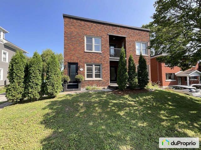 $745,999 - Duplex for sale in Granby — photo 2
