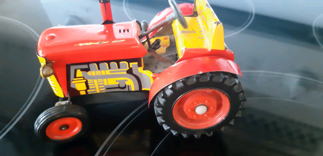 Petit tracteur jouet Zetor vintage dans Art et objets de collection  à Sherbrooke - Image 3