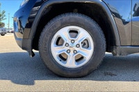 3.6 L 6 Cyl Engine Vehicle Options: Touch Screen Radio System, Power Drivers Seat, Bluetooth, Led He... (image 8)
