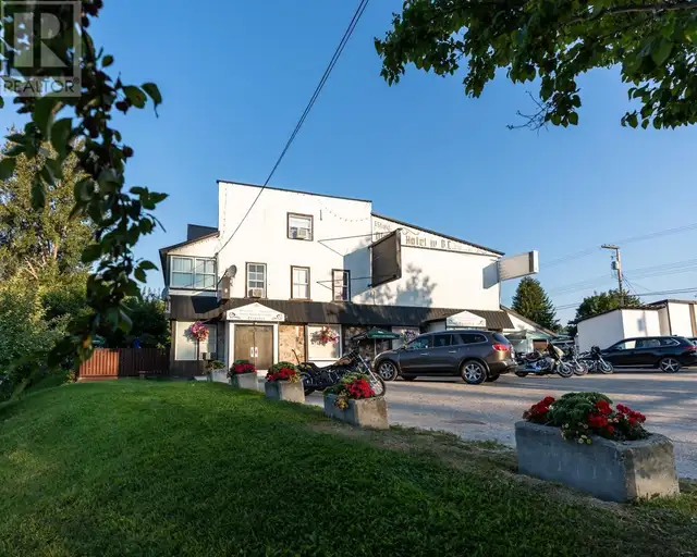 92 4TH Avenue Nakusp, British Columbia in Commercial & Office Space for Sale in Nelson - Image 13