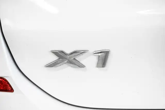 2018 BMW X1 xDrive28i | Mags | Cuir | Toit Pano | Caméra | * À v in Cars & Trucks in City of Montréal - Image 10