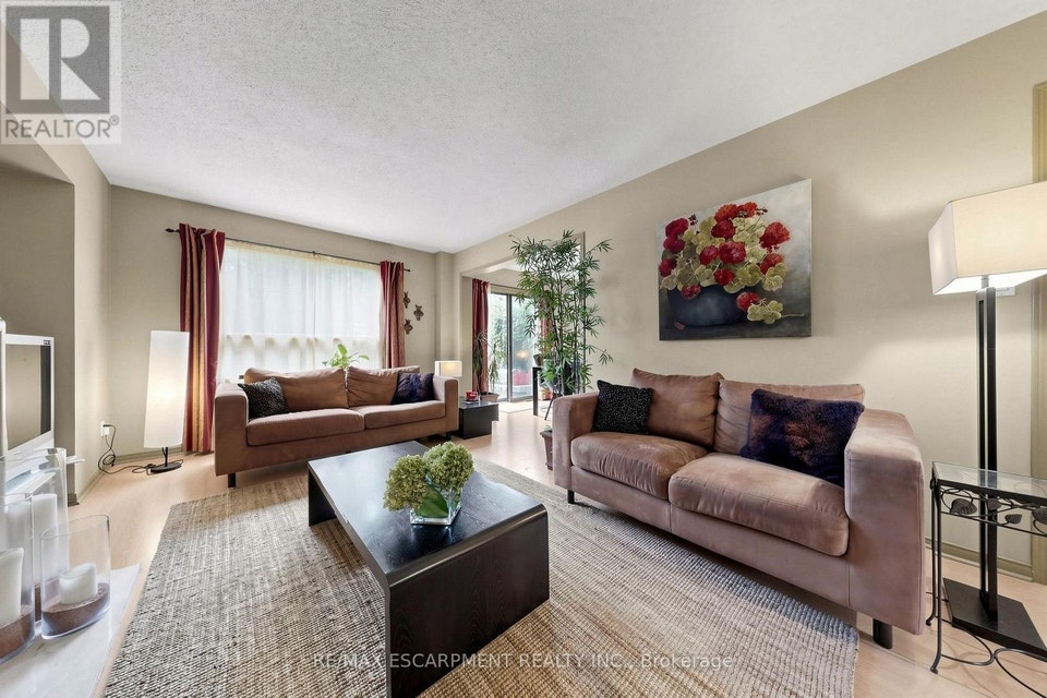 1380 Hazel Mccleary Drive Oakville (CV Clearview), Ontario, photo 7 of 40