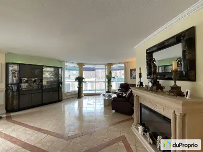 Secteur recherché - Dans le luxueux Villa Elysee II ! Ce condo est situé au coeur du secteur recherc...