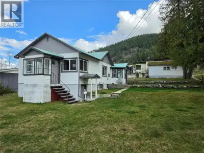 Perched on a rare, flat 70 x 110 corner lot, this property captures sweeping views of the city, lake...