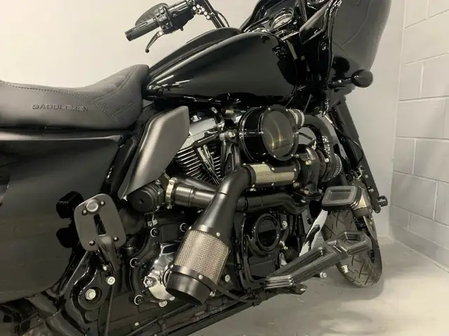 2017 Harley-Davidson Road Glide Special in Street, Cruisers & Choppers in Oshawa / Durham Region - Image 12