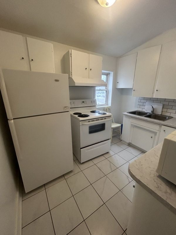 Spacious Two-Bedroom Apartment - Available Now! in Long Term Rentals in Sudbury