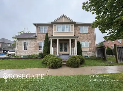 Cozy 2 Bed 1 Bath Apartment with Parking