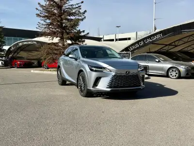 The 2023 Lexus RX 350 Executive Package represents the pinnacle of the gasoline-powered RX lineup in...