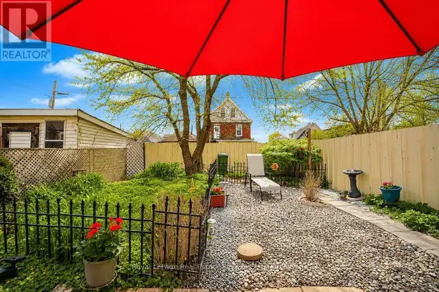 334 TRAGINA AVENUE N Hamilton (Homeside), Ontario in Houses for Sale in Oakville / Halton Region - Image 13