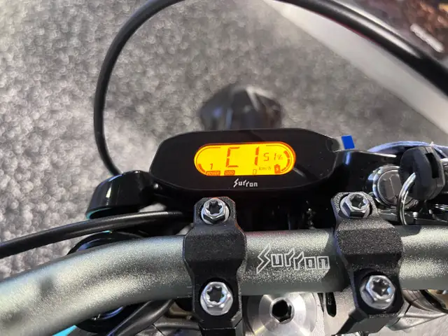 2025 Surron Hyper Bee 14/12 in Other in Lac-Saint-Jean - Image 5