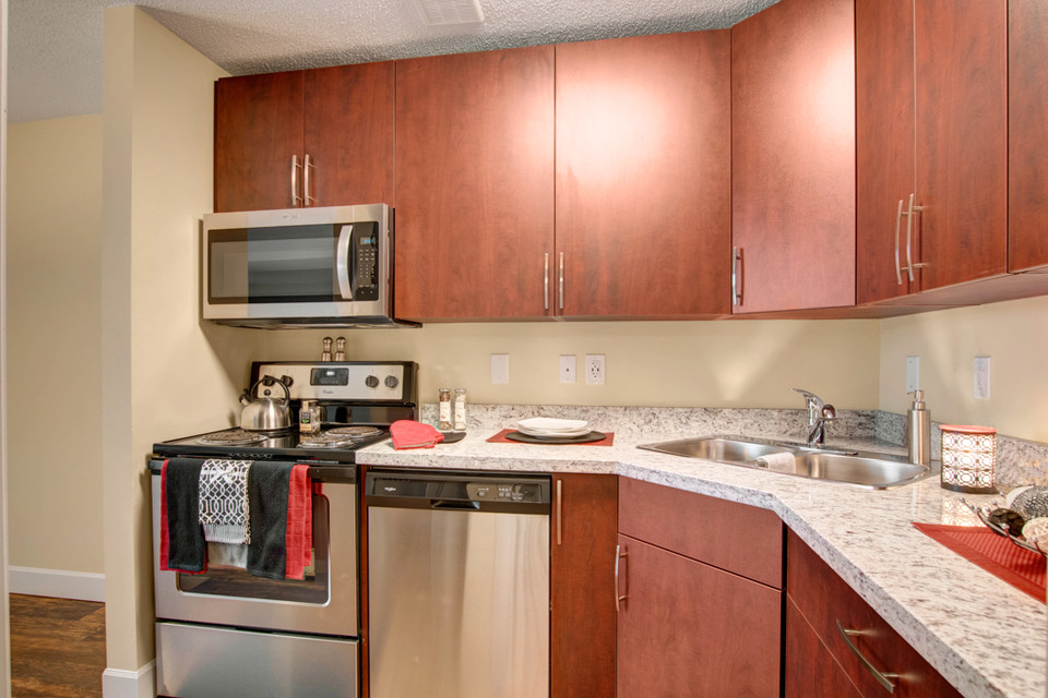 New Move-in Deal! Beautiful 2 BED 1 BATH w/ Laundry! Pets Okay! in Long Term Rentals in Calgary