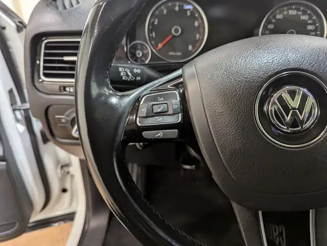 2015 Volkswagen Touareg 3.6L Comfortline Bluetooth | Heated S... in Cars & Trucks in Calgary - Image 20