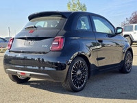 This FIAT 500e delivers a Electric engine powering this Automatic transmission. Dual Zone Front Auto... (image 4)