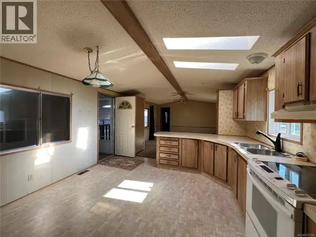 602 Matchlee Dr Gold River, British Columbia in Houses for Sale in Campbell River - Image 4