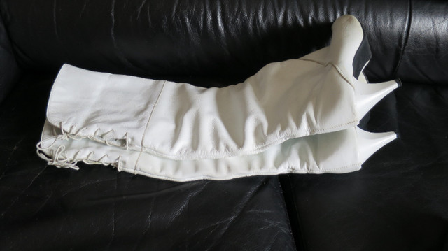 Ladies White Leather Knee High Boots - Size 8 in Women's - Shoes in Edmonton - Image 2