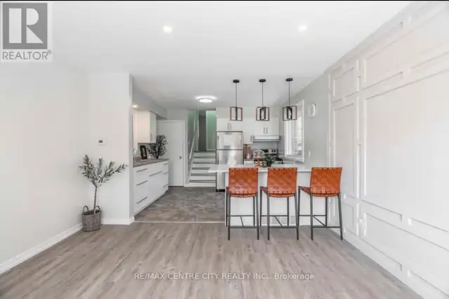 3 Bed & 1 Bath House - 2 Parking Spots --- Pet friendly