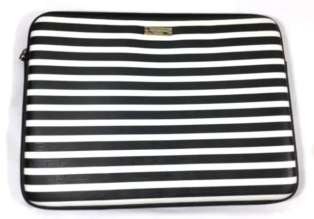 KATE SPADE LAPTOP CASE 13" NEW YORK SAFFIANO BLACK /WHITE STRIPE in Laptop Accessories in Oakville / Halton Region - Image 2