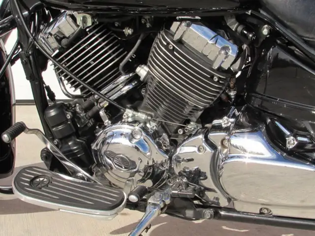 2009 Yamaha V-Star 650 Classic in Sport Bikes in Leamington - Image 23