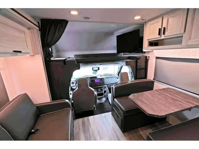 2024 Forest River Sunseeker 3250 2 extension 2024 + lit superpos in RVs & Motorhomes in Laval / North Shore - Image 34