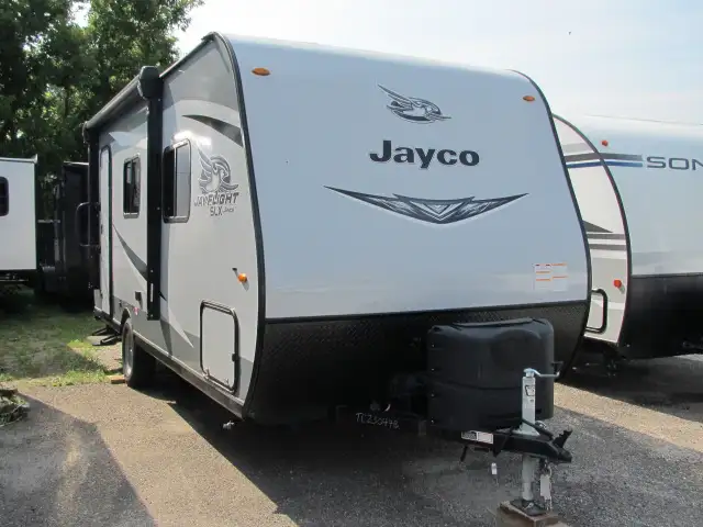 2021 Jayco SLX 195RB-3204 LBS, SOLAR PACKAGE,$15,999,FINANCING!  in Travel Trailers & Campers in Ottawa - Image 3