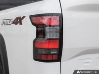 Recent Arrival! CARFAX Canada No Reported Accidents CARFAX Canada One Owner 4WD, Auto-Dimming Mirror... (image 7)