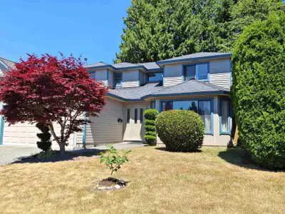 Affordable and spacious family style living. Well maintained property in a quiet neighbourhood in De...