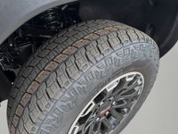 4WD Crew Cab AT4 ... Engine: Turbocharged Gas I4 2.7L/ Other Equipment TRANSMISSION 8-SPEED AUTOMATI... (image 6)