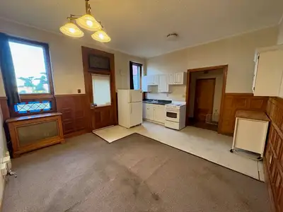 Spacious One-Bedroom Apartment in Uptown Utilities Included! Welcome to your new home in the heart o...