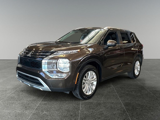 2024 Mitsubishi Outlander SE S-AWC / NO ACCIDENTS / 7 PASSENGER  in Cars & Trucks in Calgary