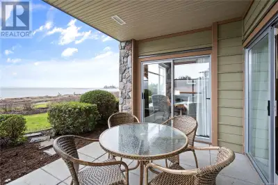 Welcome to The Beach Club, your oceanside oasis in Parksville BC! Located on one of the Island's fin...